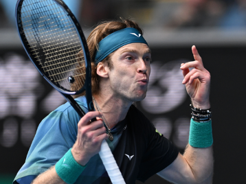 第一粒入球 第一粒入球